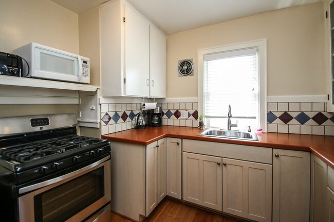 Photo - 47 Raleigh St