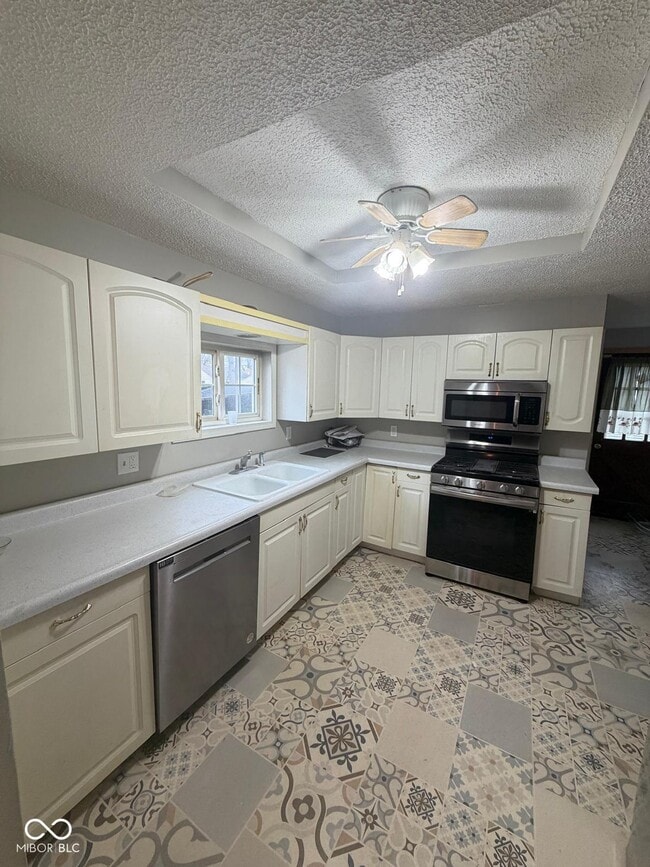 Photo - 3037 Meredith Ave