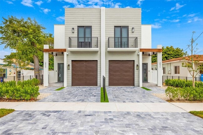 Photo - 2923 SW 26th St Townhome