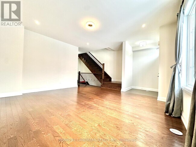 Photo - 87 Village Pkwy