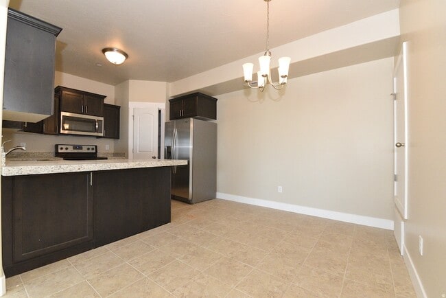 Photo - 241 W Ridge Rd