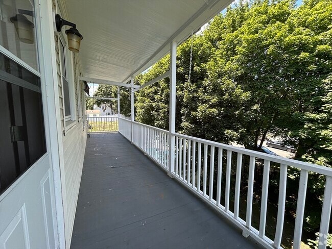 Building Photo - 7 Horton St Unit 2 Rental