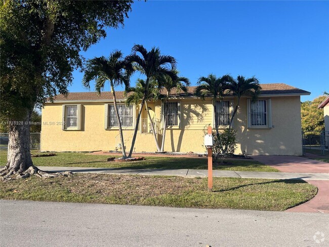 Building Photo - 9785 SW 210th Terrace Rental