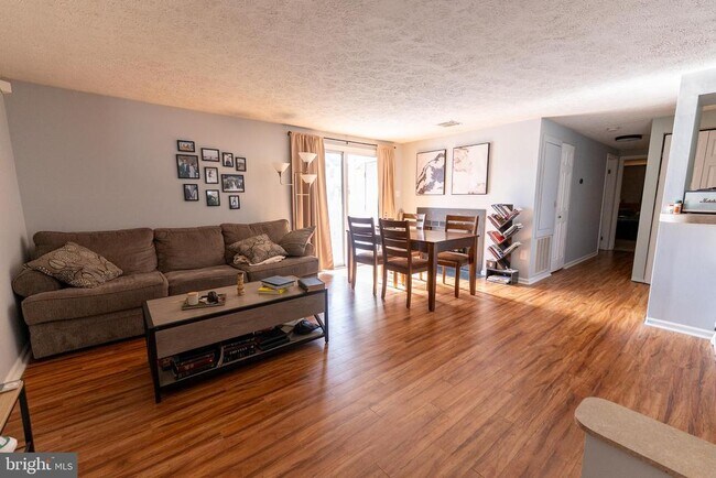 Photo - 800 Stratford Way Unit E