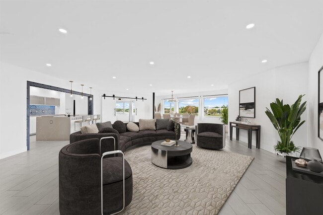 Photo - 877 NE 195th St