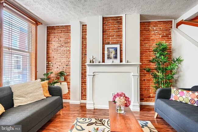 Photo - 1230 Wall St