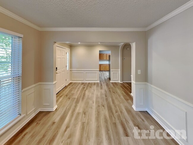 Photo - 14 Waterton Way