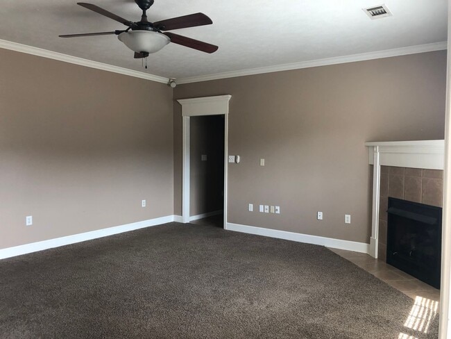 Photo - Charming 3-Bedroom Home in a Quiet Neighbo...