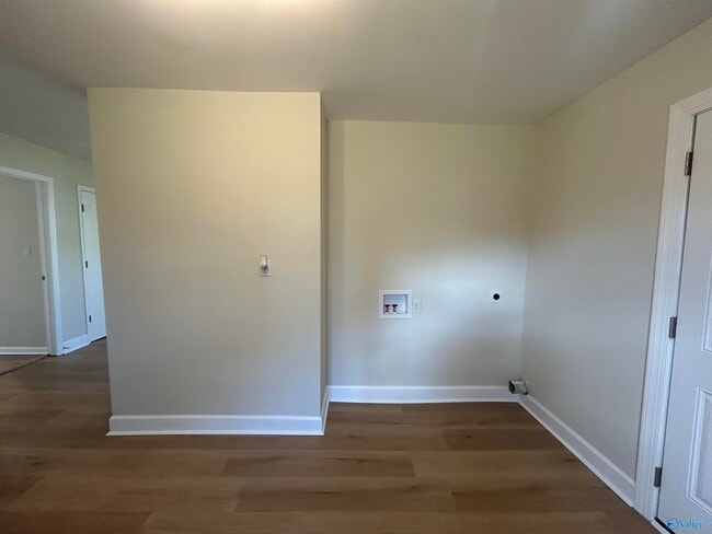 Photo - 220 8th Ave NW