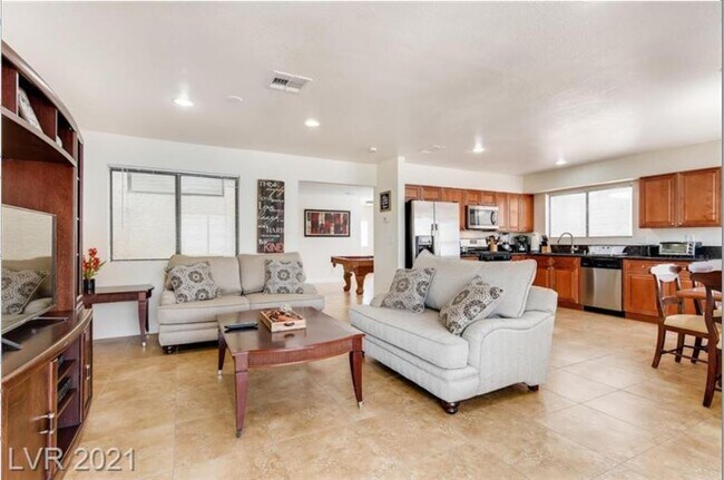 Photo - 8129 Spur Ct