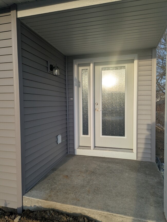 Building Photo - 132 Chalet Dr