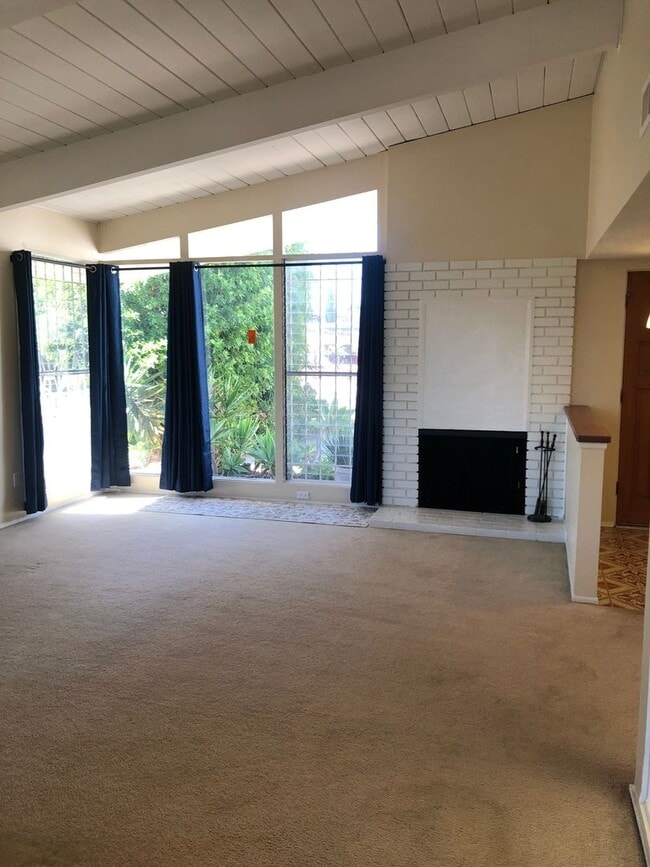 Photo - Spacious Single Story 4 bed 2 bath home in Serra Mesa w/2 car garage