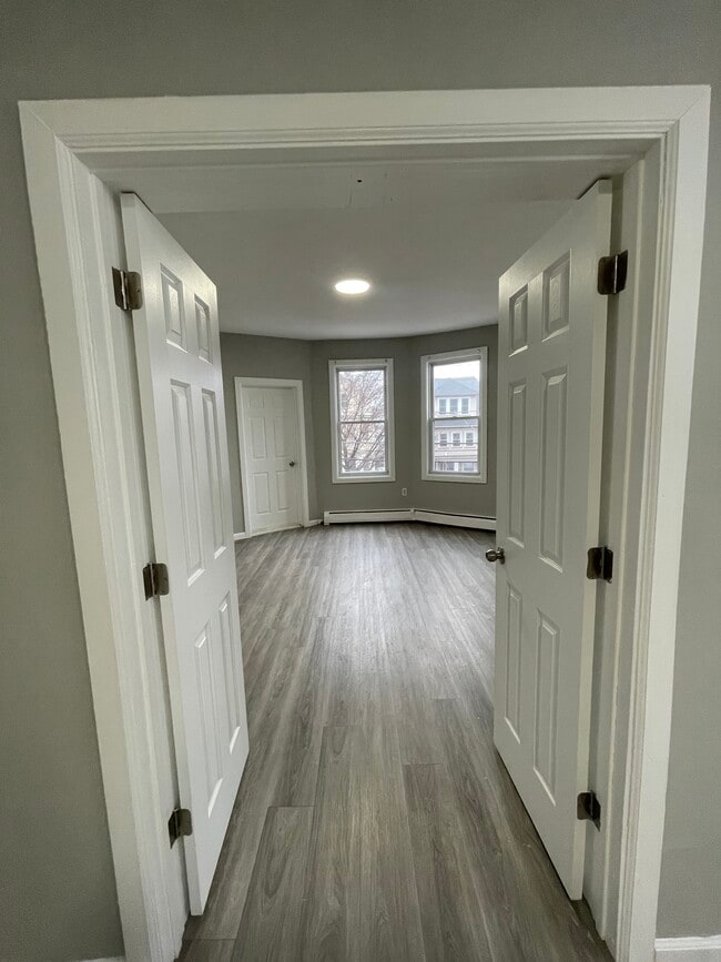 Photo - 11 Baldwin Ave Unit 2