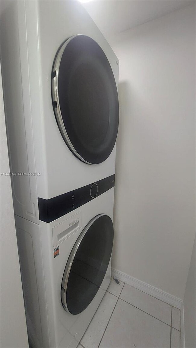 2642 Collins Ave Unit 408
