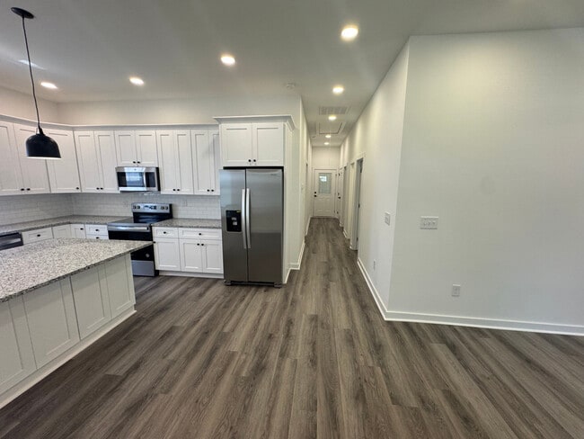Photo - 331 E Lowrance Ave