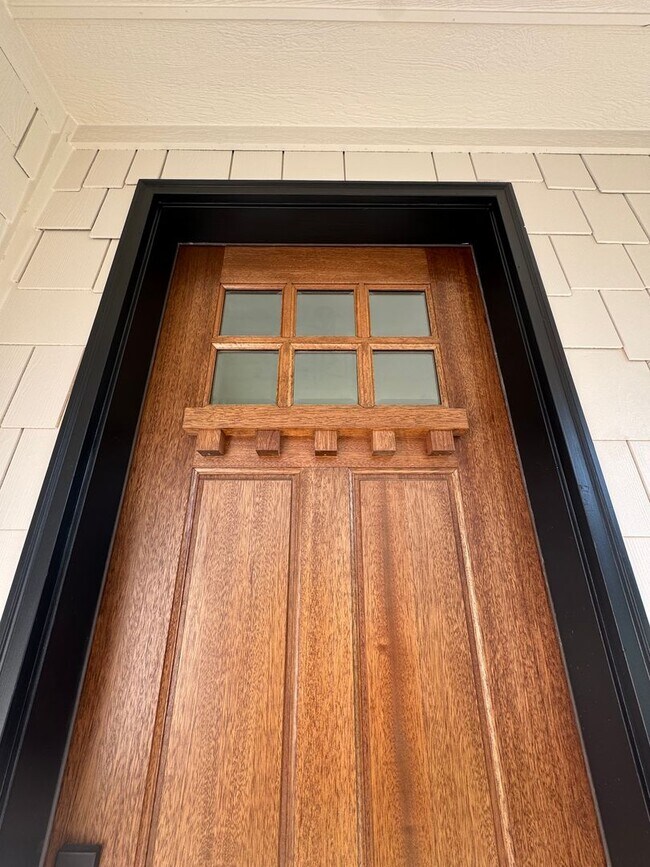 NEW CONSTRUCTION 3/2/2 FIREPLACE Shake... House House Rental in