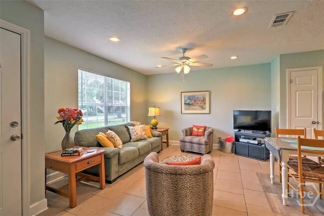 Photo - 130 Ropemaker Ln