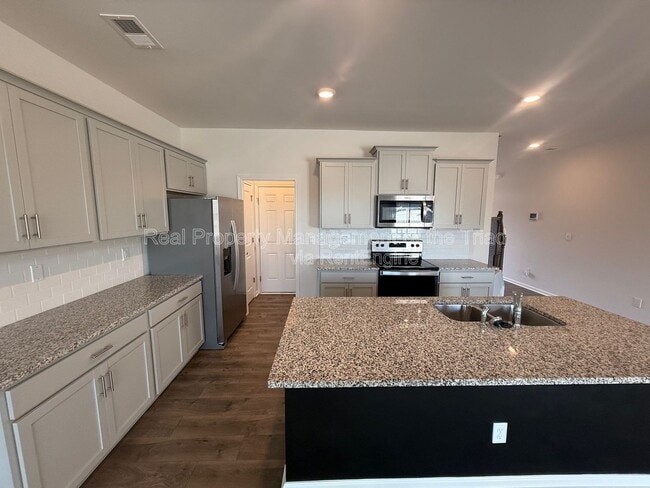 Photo - 1563 Amberview Ln