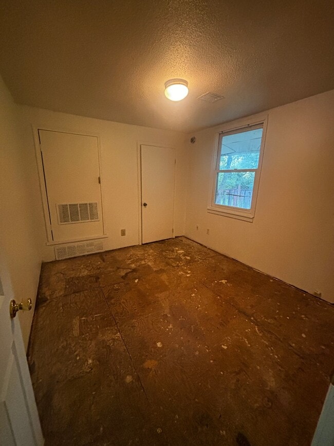 Photo - 9529 W Main St