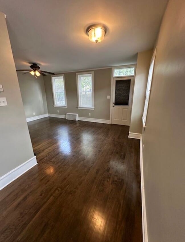 Photo - 310 W Scott St