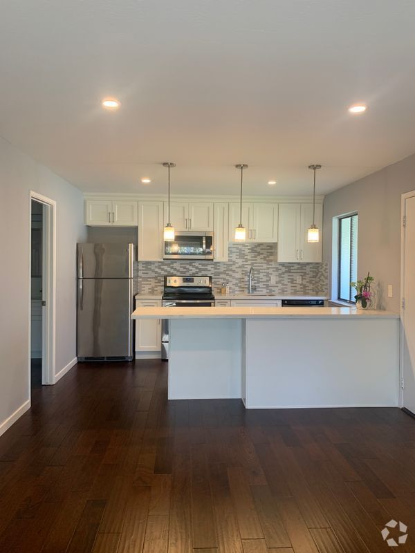 Building Photo - 1437 Marchbanks Dr Rental