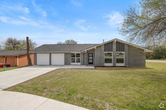 Building Photo - 2927 Norwood Hill Rd Rental