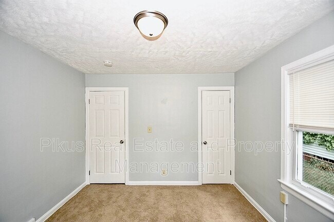 Photo - 527 23rd St NW