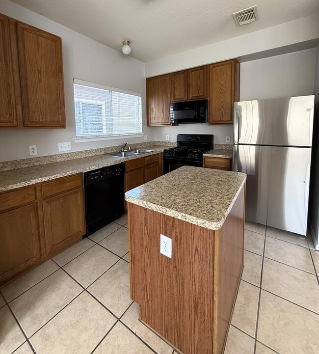 Photo - 3914 Mossy Pl Ln