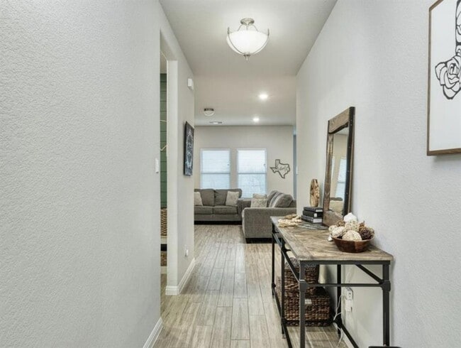 Photo - 19316 Hartwell Dr