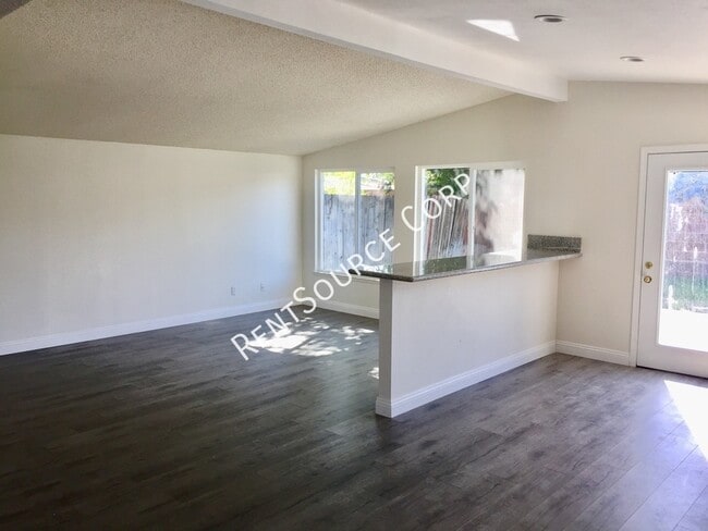 Photo - 44329 Gingham Ave