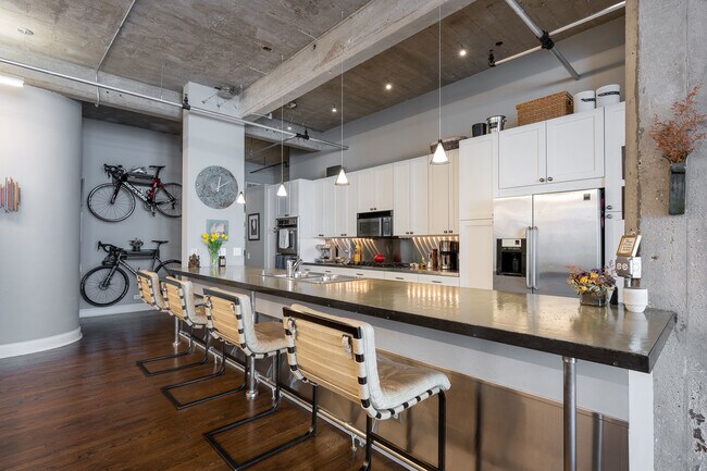 Photo - 850 W Adams St Unit 6E