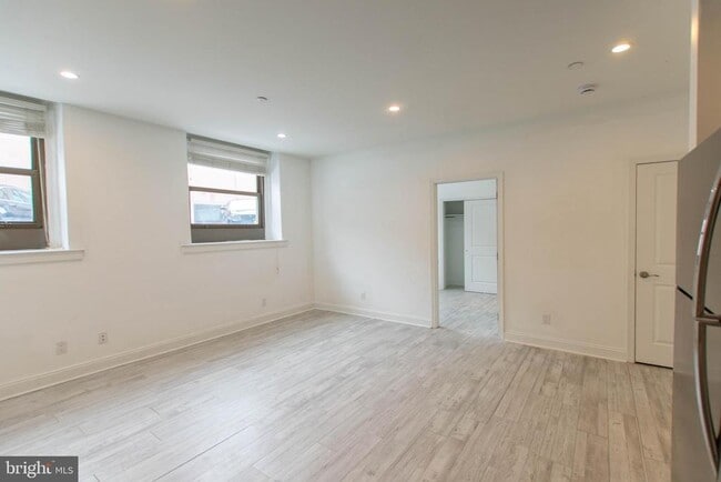 Photo - 427 Monroe St Unit 102