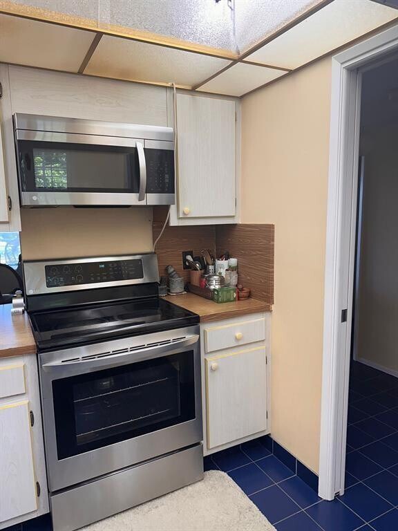 Photo - 565 Oaks Ln Unit 308