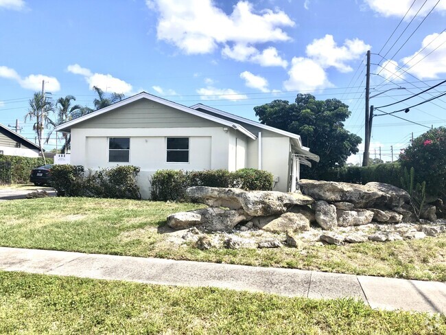 Building Photo - 462 S Haverhill Rd Rental
