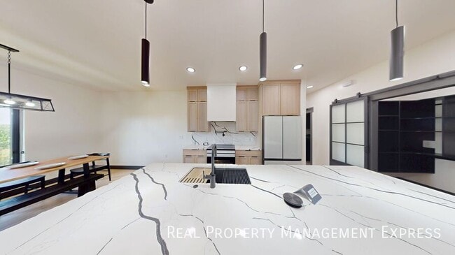 Photo - 313 N Red Spruce Ave