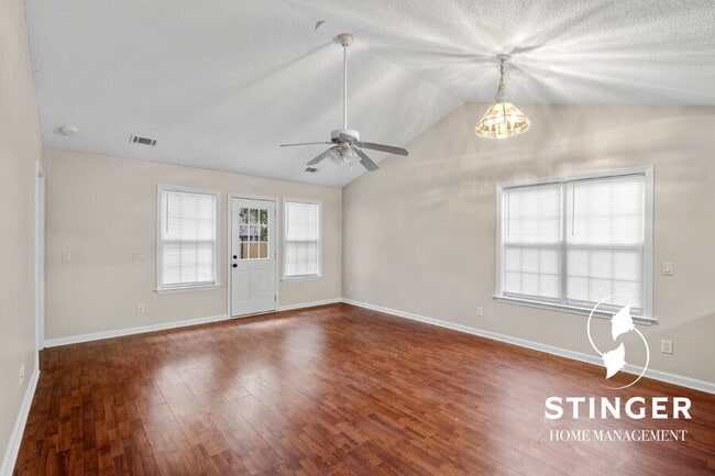 Photo - 15 Mary Elizabeth Dr