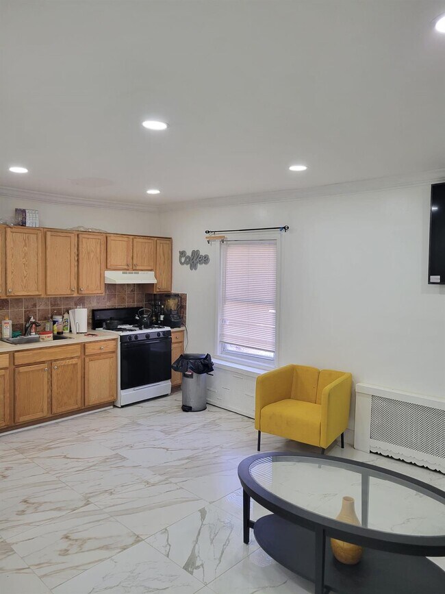 Photo - 12 N Marion Pl