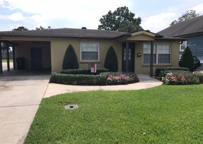 Photo - 107 Melvyn Dr House