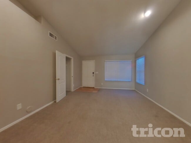 Photo - 1411 W Villa Theresa Dr