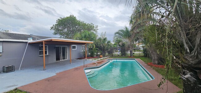 Photo - 501 NW 65th Ave