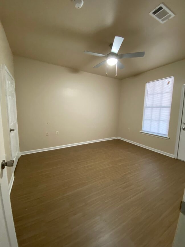 FIRST BEDROOM - The Mandell