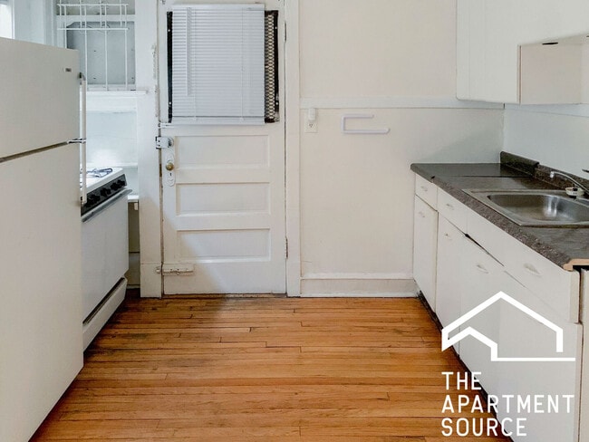 Building Photo - 638 W Arlington Pl Unit 49