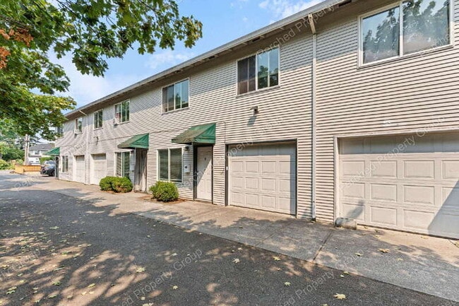 Building Photo - 7406 SE Henderson St Unit C