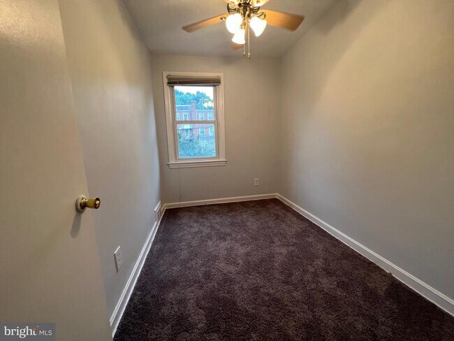 Photo - 4025 Clay Pl NE