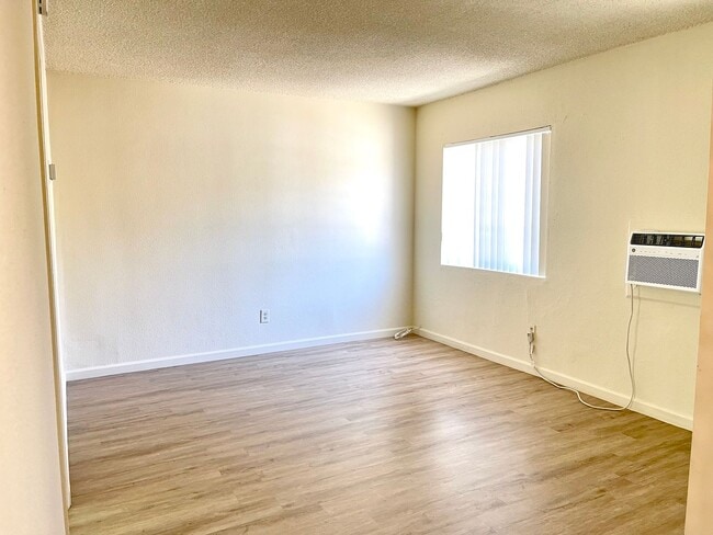 Photo - 10645-10645 Lind Ave Unit 10641
