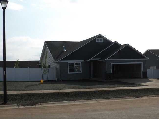 Building Photo - Beautiful home in Rathdrum!