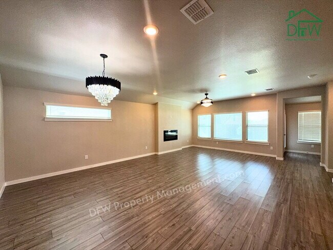 Photo - 4-Bedroom Home - Island Kitchen, 2-Car Garage, Washer & Dryer Included