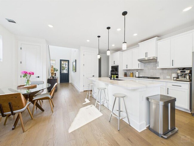 Photo - 7602 Bardstown Wy