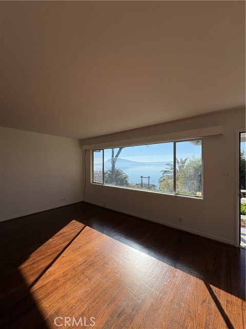 Photo - 4096 Lakeshore Blvd