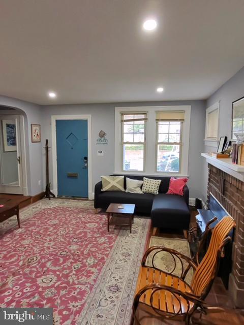 Photo - 903 Jackson St NE